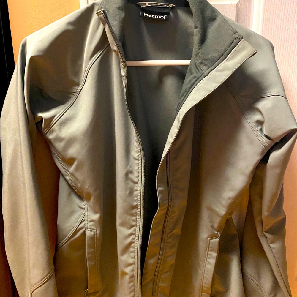 Marmot light weight zip up jacket
